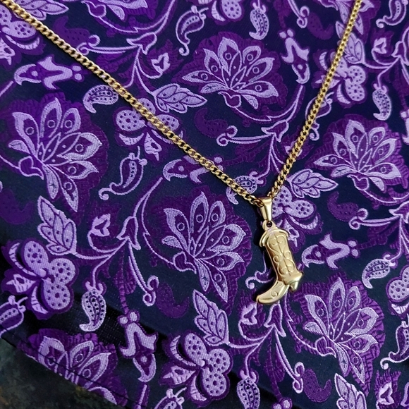 18K Gold Plated Boot Heel With a Miami Cuban Link Chain - Picture 8 of 14